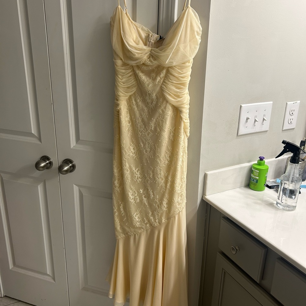 House OF CB Formal
Felicia Lace Inset Mermaid Gown